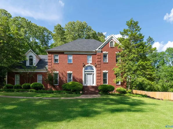 705 Arrowhead Vlg, Winfield, AL 35594