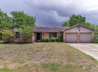 415 Leslie Dr, Bryan, TX 77802