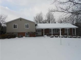 501 Point Dr, Greensburg, PA 15601