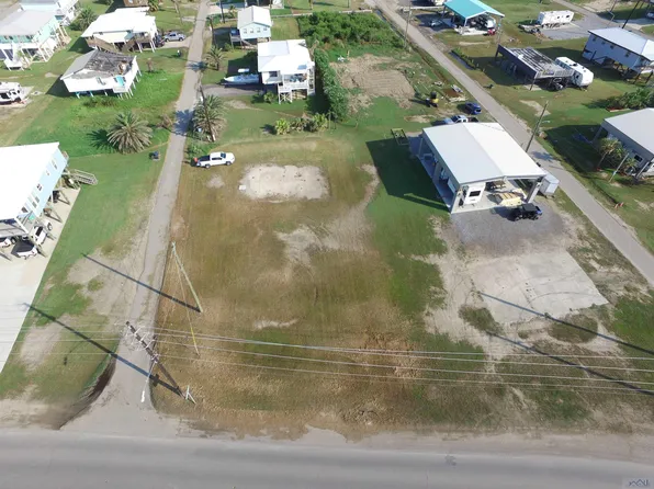 108 Elderberry Ln, Grand Isle, LA 70358