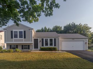 1920 Aronomink Cir, Elgin, IL 60123