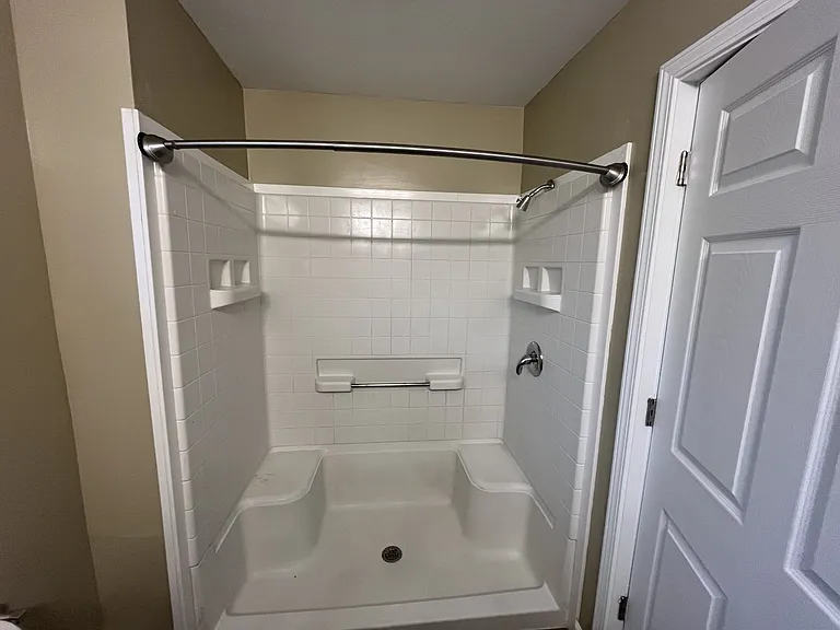 425 Paul Ave — Photo 28
