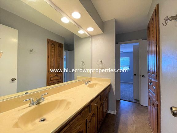 5th image of 1920 Oakbluff Dr