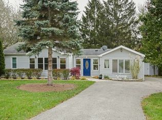 1050 Wakigan Trl, Algonquin, IL 60102