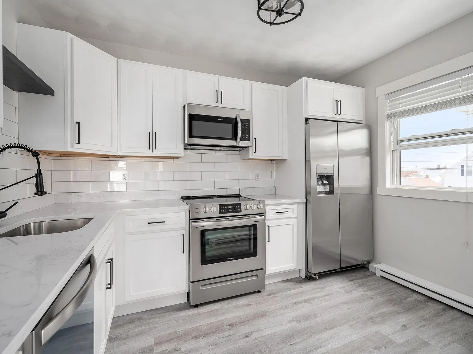 3 bed, 1200 sqft, $2,195 — Photo 1
