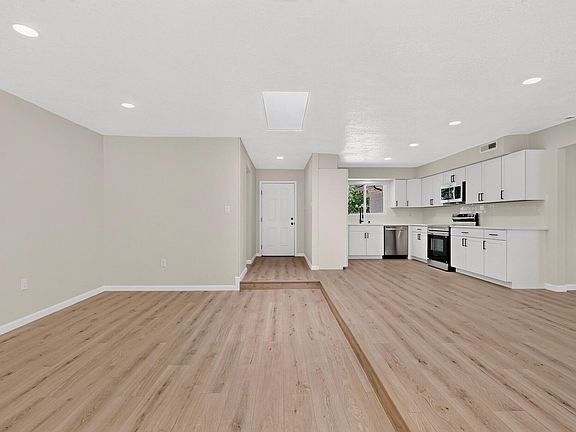 5th image of 11316 Morocco Rd NE