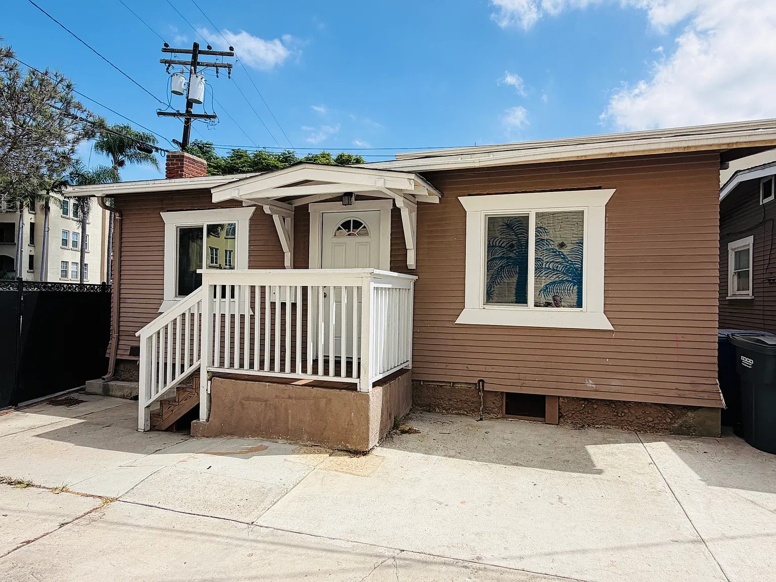 2 bed, 750 sqft, $2,400 — Photo 3