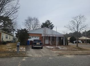 2 Roxton Pl, Toms River, NJ 08757