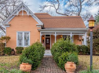 206 S Hawkins St, Waxahachie, TX 75165
