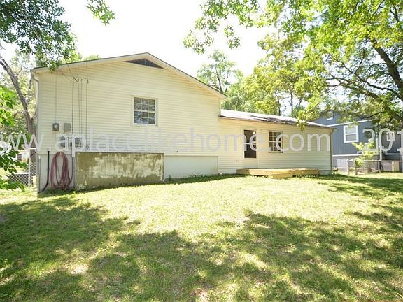5th image of 9118 W 100th St