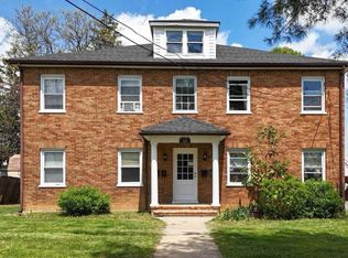 1325 W Main St APT 4, Waynesboro, VA 22980