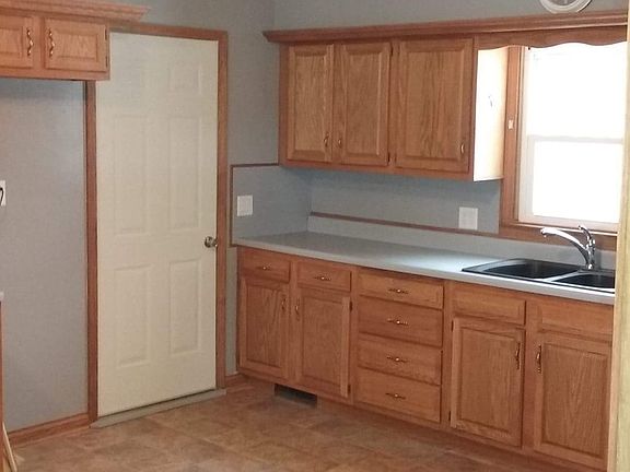 4th image of 205 Morton Ln