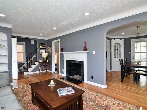 4th image of 2223 Cranston Rd