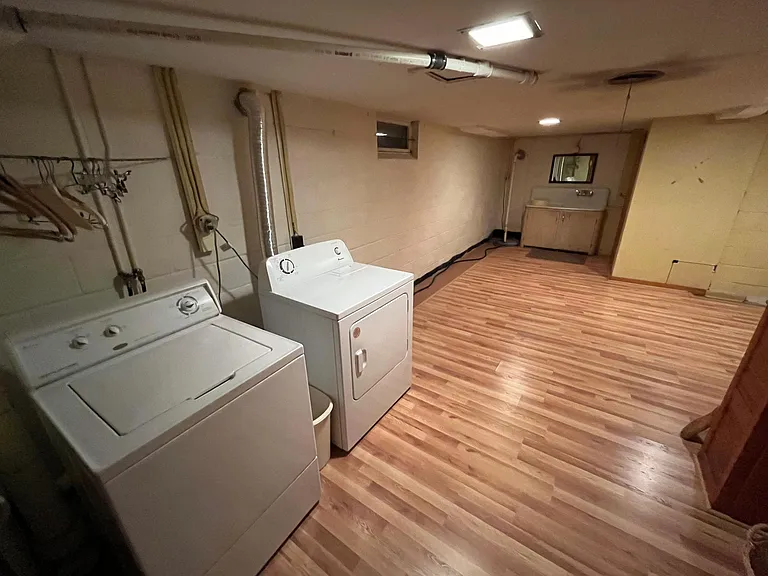 Basement with Washer/Dryer