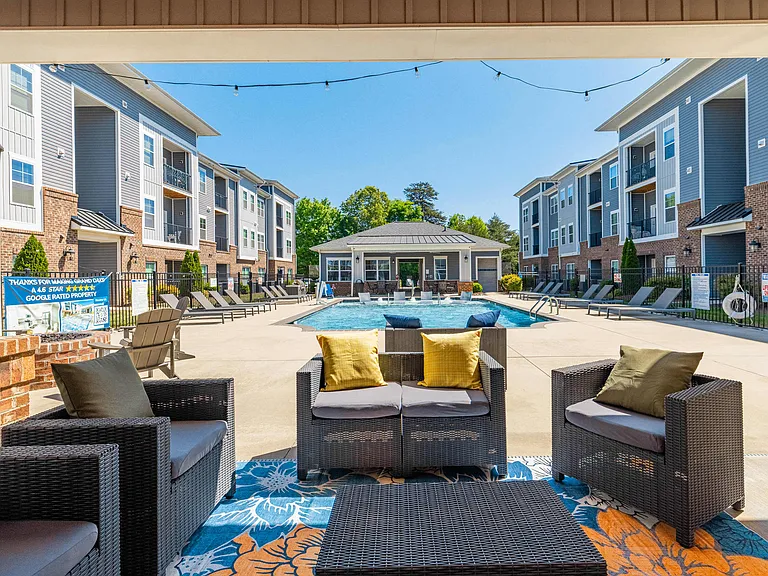 Grand Oaks Apartments — Photo 36