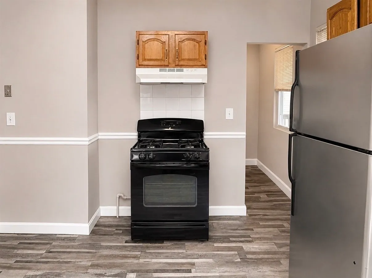 3 bed, 1002 sqft, $2,900 — Photo 4
