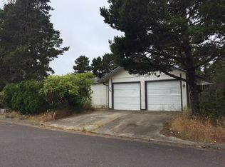 655 Siano Loop, Florence, OR 97439