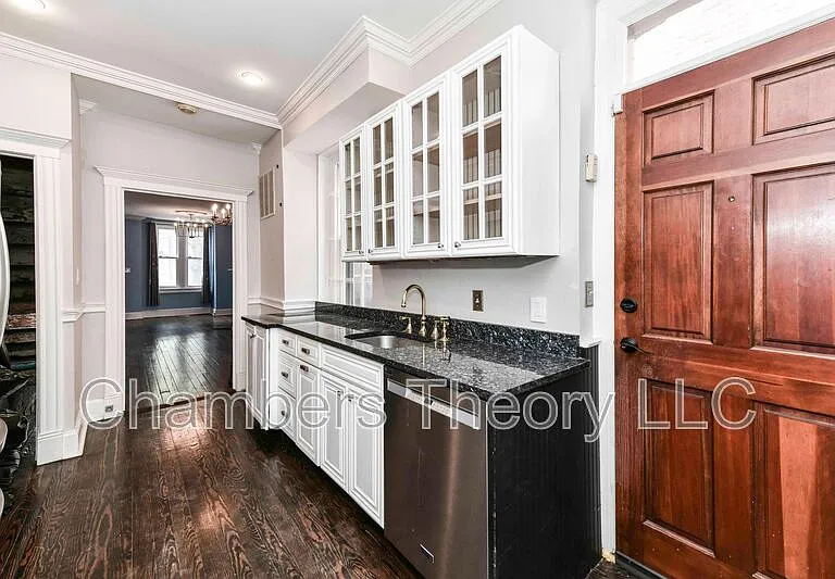 1005 Duke St — Photo 11