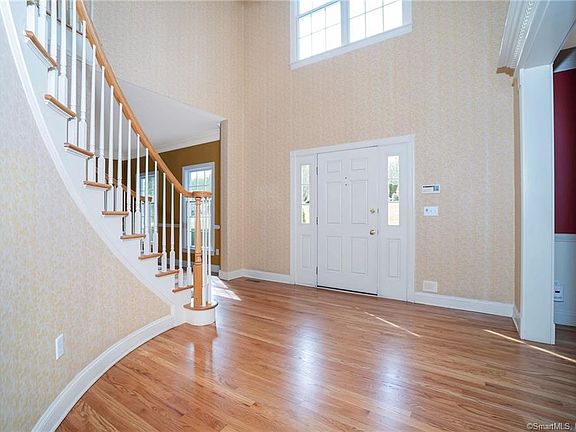 4th image of 274 Rolling Hills Dr