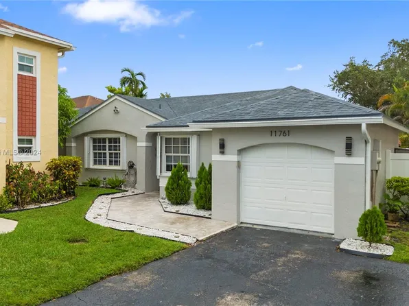 11761 NW 12th St, Pembroke Pines, FL 33026