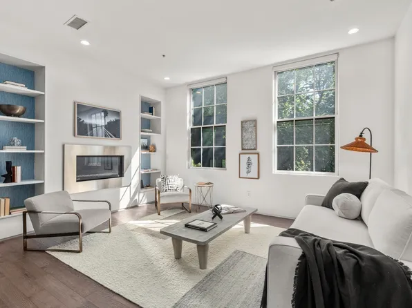 618 E 2nd St Unit 3, South Boston, MA 02127