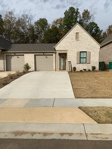 1044 Stonebrook Ln Photo 1