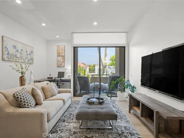 484 E State St #8, Pasadena, CA 91105