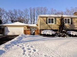 2031 Spring Green Dr, Wheaton, IL 60189