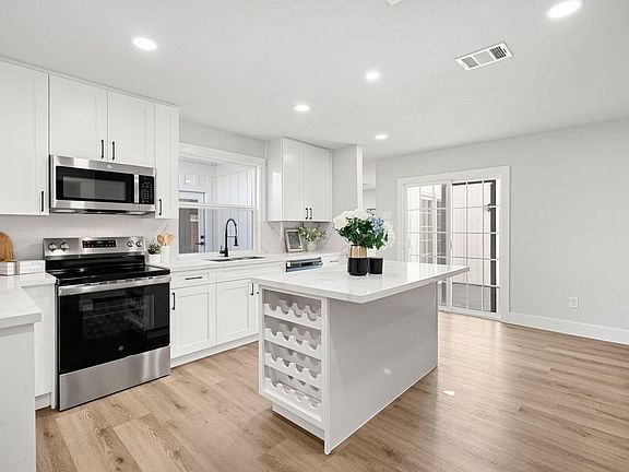 5th image of 11003 Bellbrook Dr