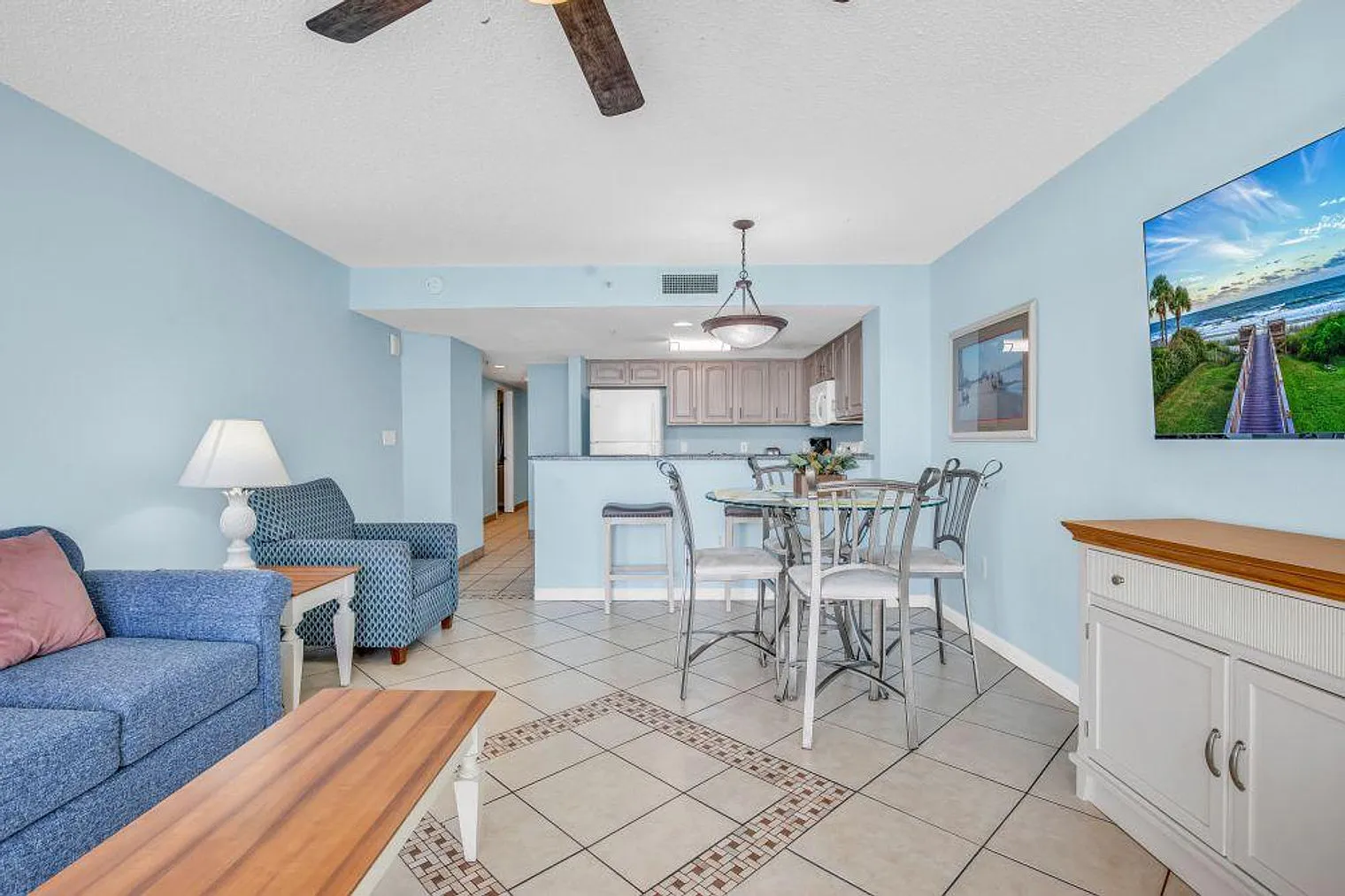 2 bed, 2.0 bath, 990 sqft, $4,523 — Photo 4