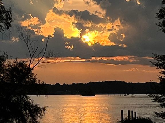 2nd image of Middleton Pl #55