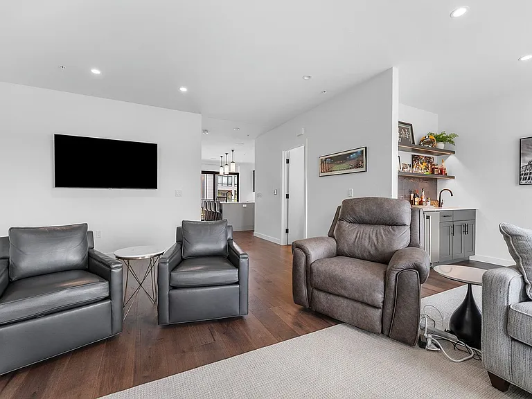 1071 Brookwood Dr — Photo 21