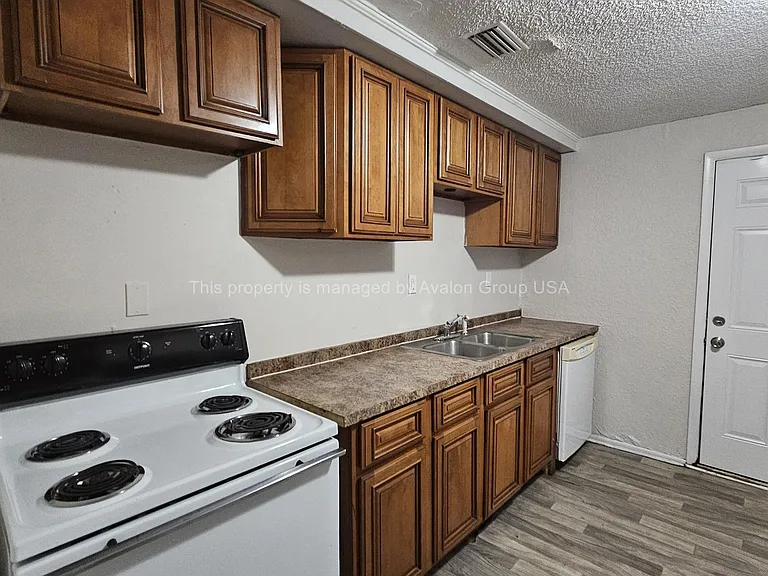 9658 Gibson Ave — Photo 11