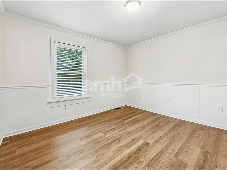 2113 Lynwood Pl — Photo 16