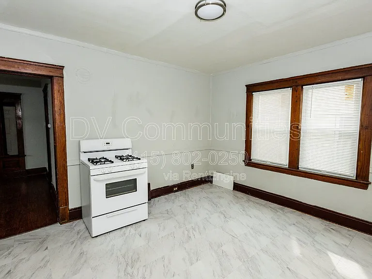 3131 W 58th St — Photo 8