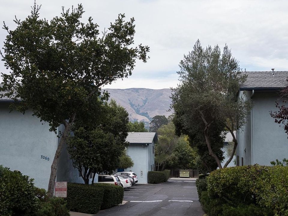 3260 Rockview Place