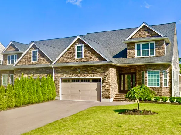 7 Cape Club Dr #9, Sharon, MA 02067