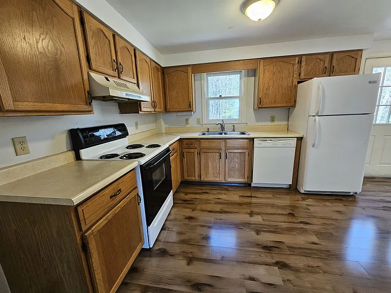 27 Candlewood Ln #B — Photo 3