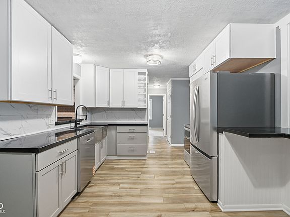 4th image of 749 W Edgewood Ave