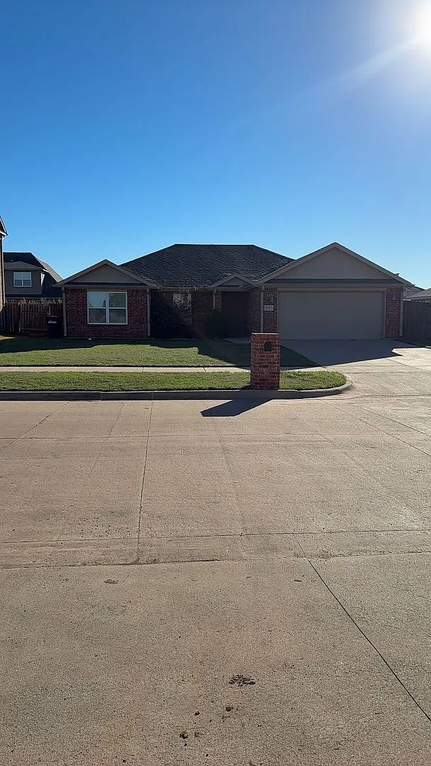 3721 Plantation — Photo 1
