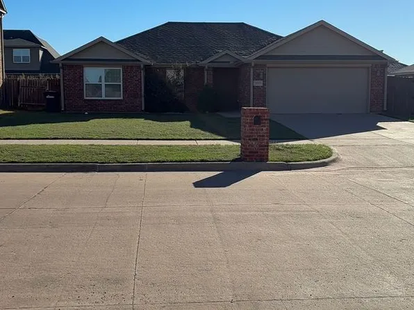 3721 Plantation Dr, Enid, OK 73703