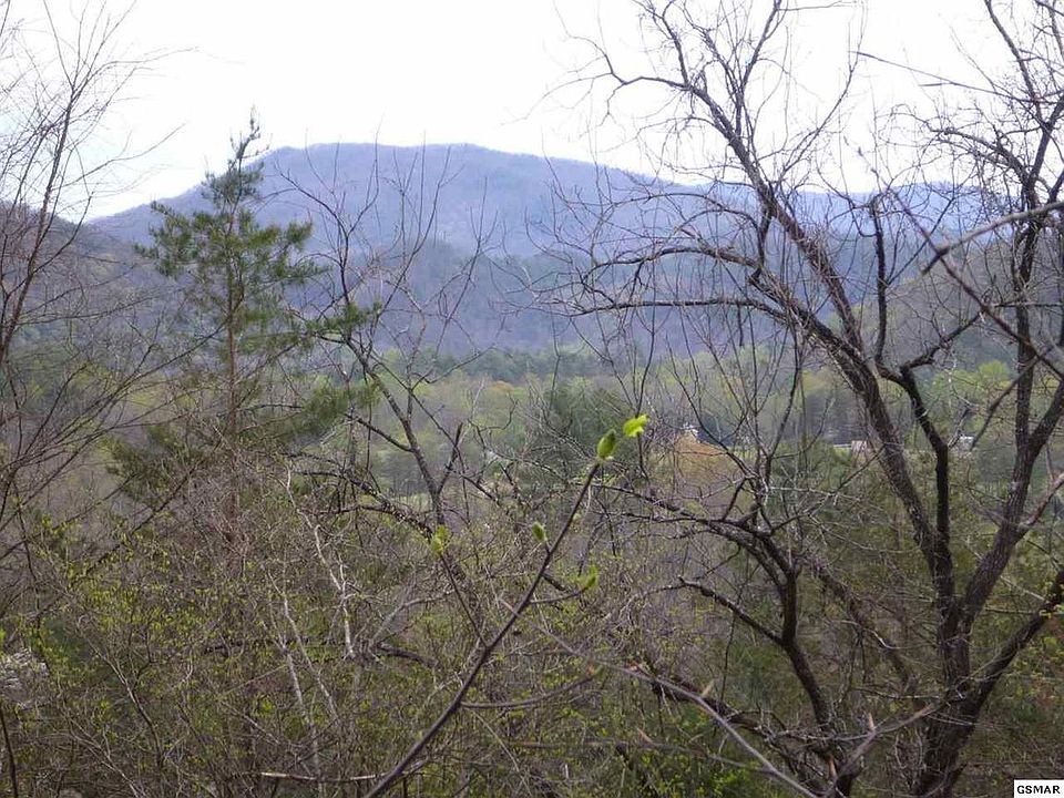 1st image of 220 Fox Hollow Rd