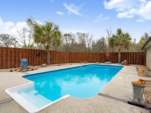 3572 Emily Dr, Port Allen, LA 70767