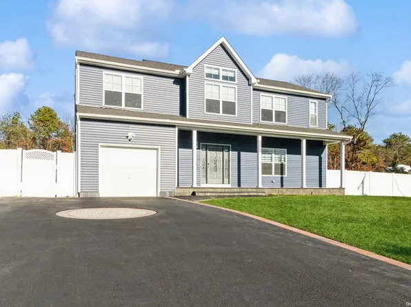 1501 Fire Avenue, Medford, NY 11763