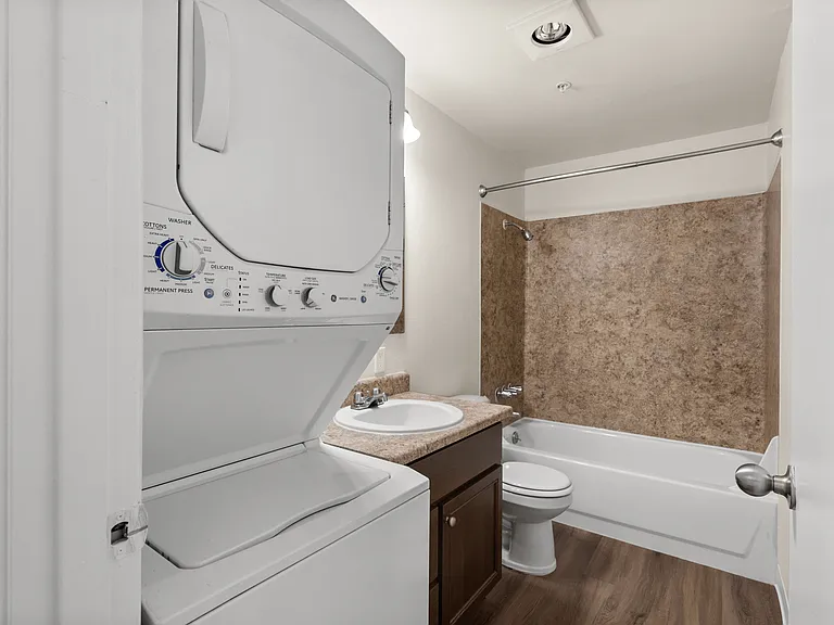 1 Bed 1 Bath Standard - 680 Sq Ft 1 Bed 1 Bath Standard - 680 Sq Ft