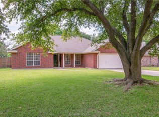 404 Princeton Cir, College Station, TX 77840