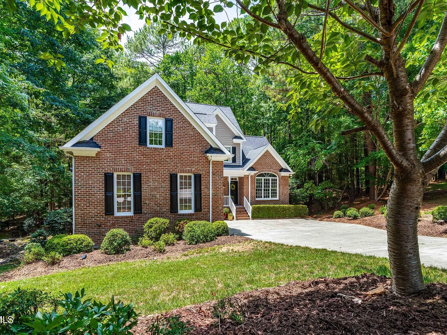 5 bed, 4.5 bath, 4178 sqft, $4,800 — Photo 4