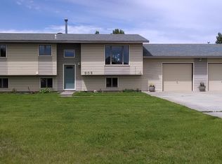 902 Lydia Rd, Helena, MT 59602