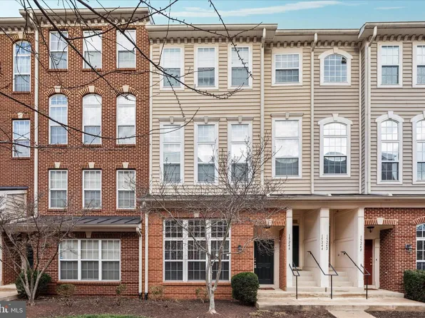 15246 Rosemont Manor Dr, Haymarket, VA 20169