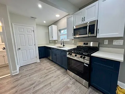 2413 Woodstock Ave #2 — Photo 1